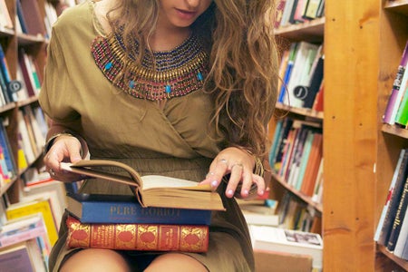 The Lalareading A Book