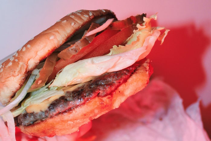 Anna Schultz delicious cheeseburger close up?width=698&height=466&fit=crop&auto=webp