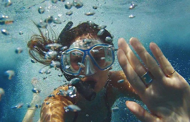 Meredith Kress-Snorkel Bubbles Underwater Selfie