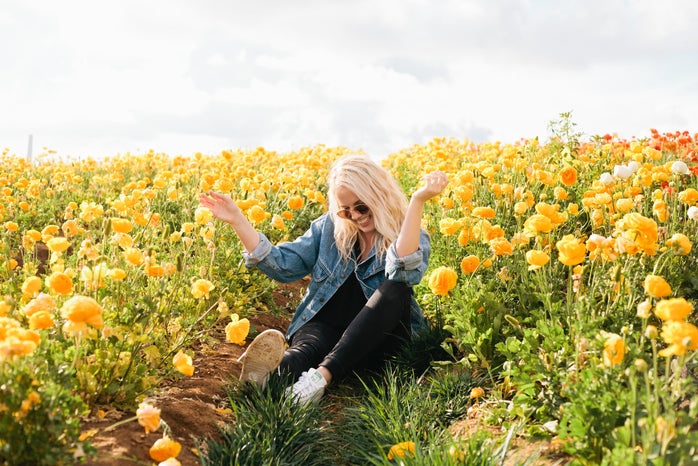 Molly Peach-Dancing In Flower Fields