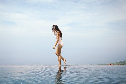 tessa pesicka summer girl hawaii swimsuit walking water cool?width=698&height=466&fit=crop&auto=webp