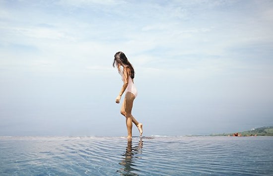 Summer Girl Hawaii Swimsuit Walking Water Cool