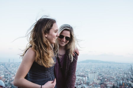 Cameron Smith-Barcelona Spain Europe Abroad Friends Girls Smiles Sunglasses City.Pdf