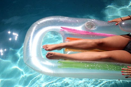 Meredith Kress summer girl legs swimming pool?width=698&height=466&fit=crop&auto=webp