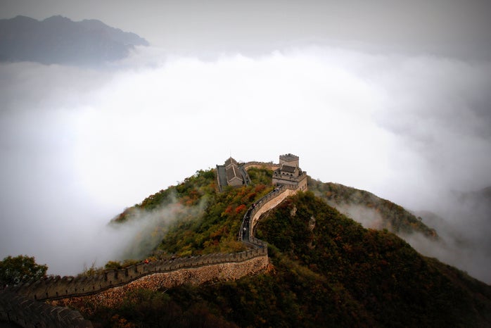 Mountains Clouds Historical Great Wall Of China 19872?width=698&height=466&fit=crop&auto=webp