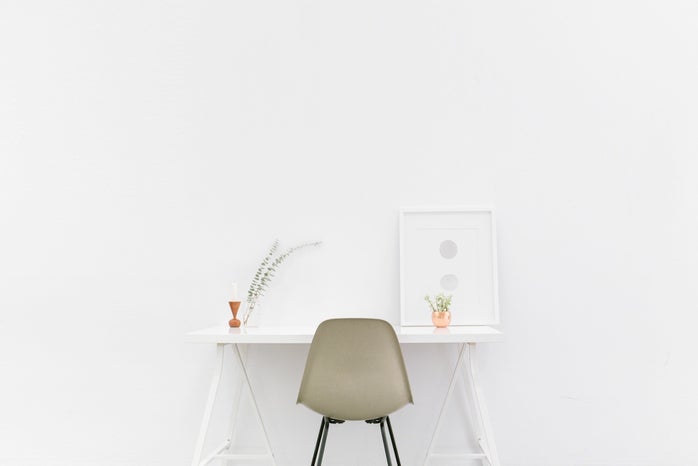 Beige And Black Chair In Front Of White Desk 509922?width=698&height=466&fit=crop&auto=webp