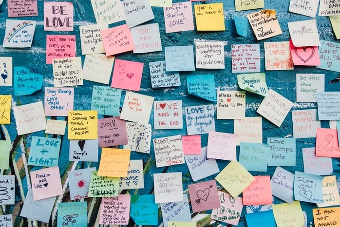 post it wall of love