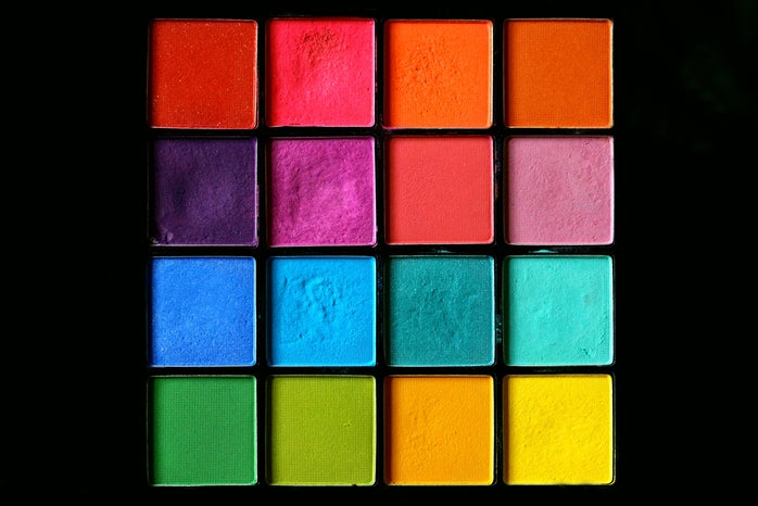 Rainbow pressed powder eye shadow make-up palette