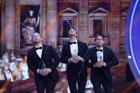 Human fountains performing