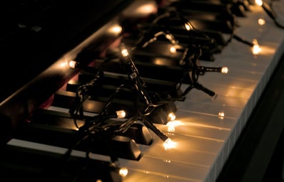 piano with lights