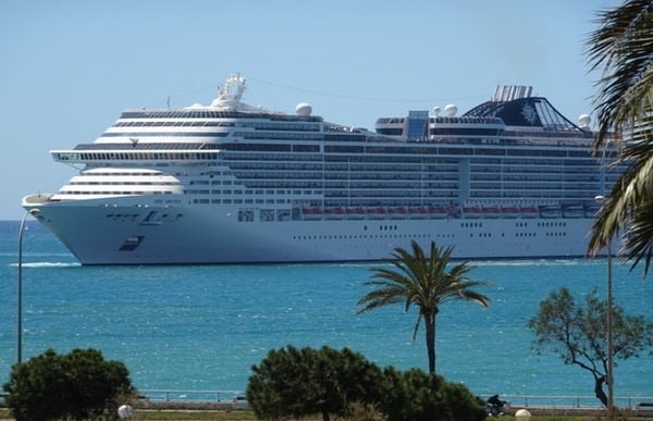 cruise ship sbjpg by Photo by Reinhard Schulze on Unsplash?width=719&height=464&fit=crop&auto=webp