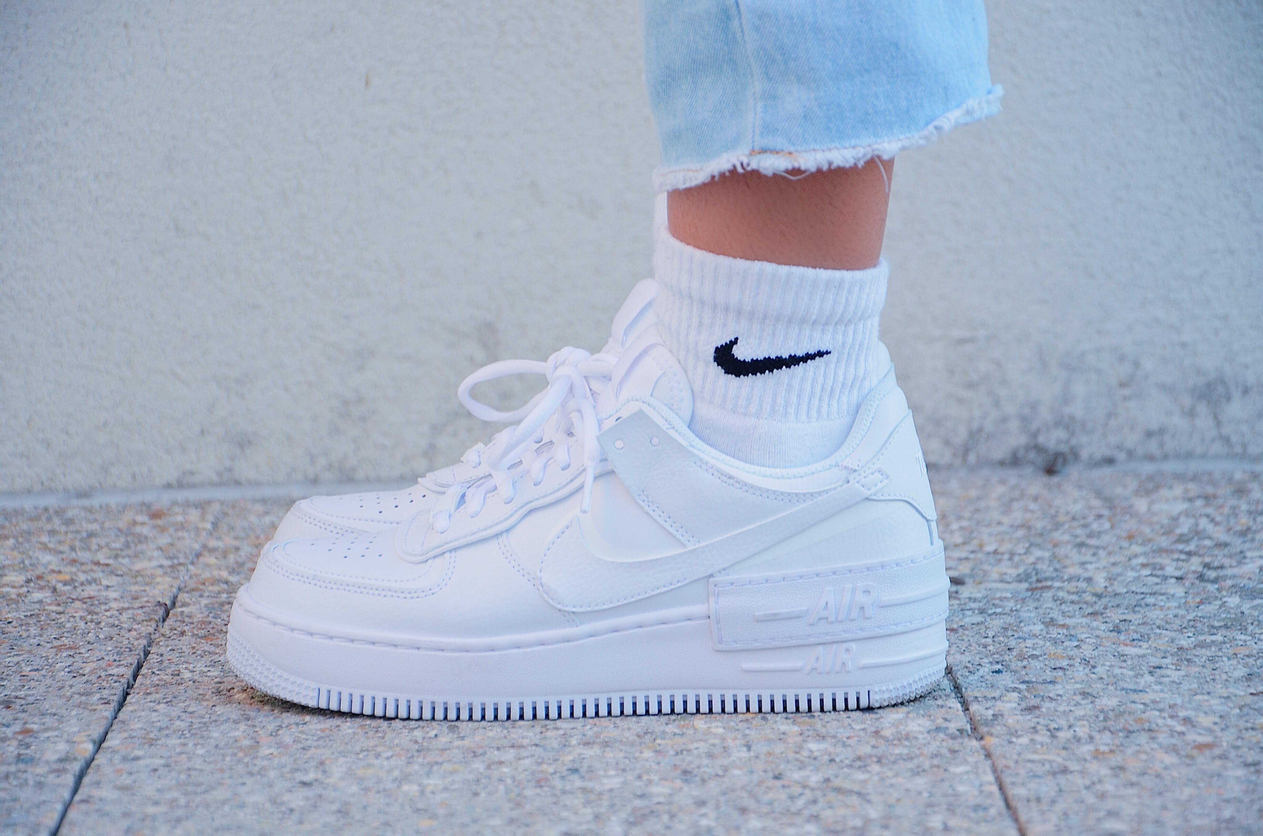 white sneakers similar to nike air force 1