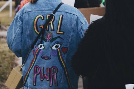 9 Diy Painted Jean Jacket Ideas For When You Re Feeling Bored With Your Denim Her Campus 9 diy painted jean jacket ideas for