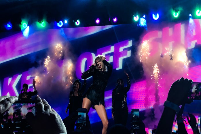 taylor swift performing on stage by makaiyla willis distributed under a CC BY 20 license?width=698&height=466&fit=crop&auto=webp