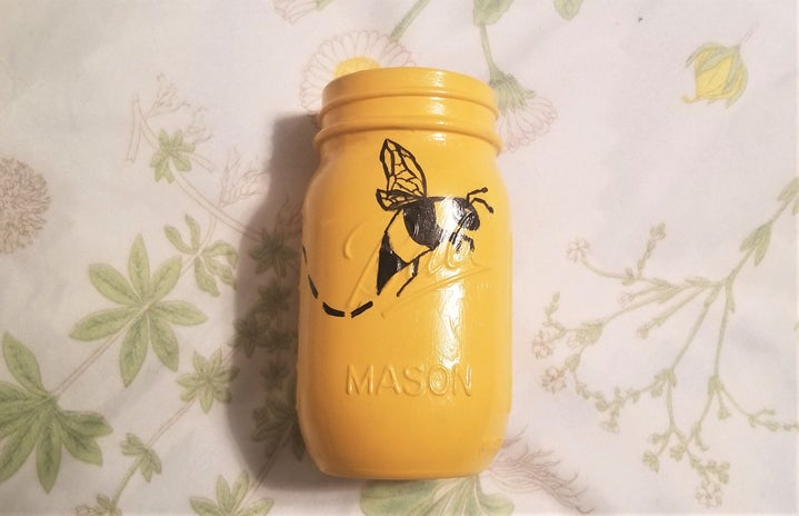 yellow jar bee