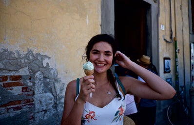 girl with gelato