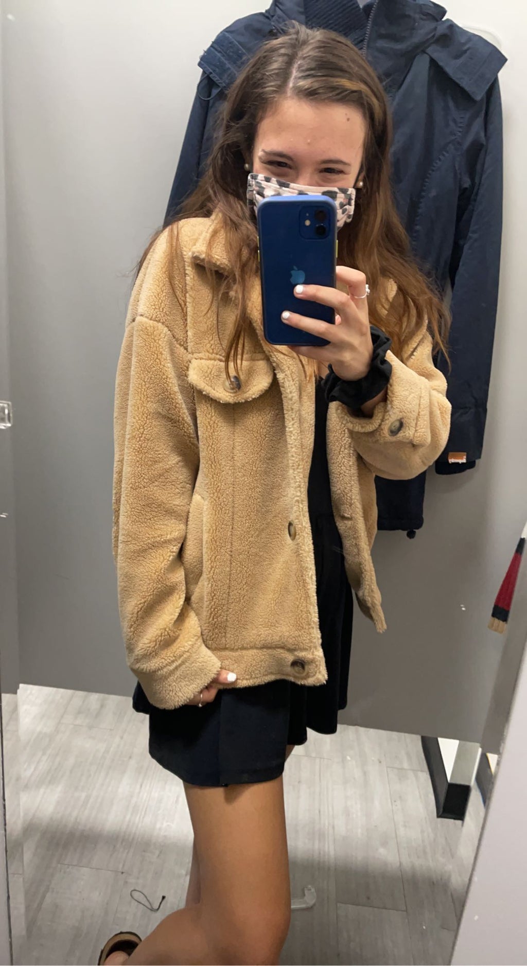 picture of me thrifting