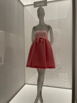 Pink dress at the Met