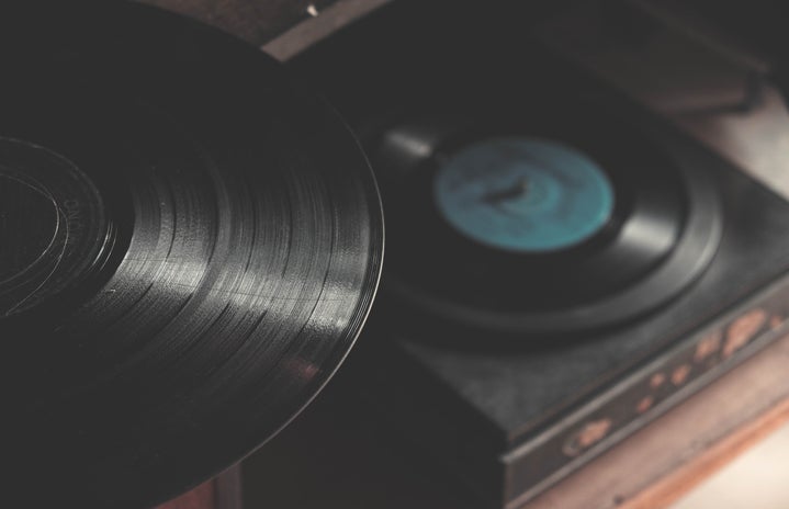 records on record player by Mink Mingle on unsplash?width=719&height=464&fit=crop&auto=webp