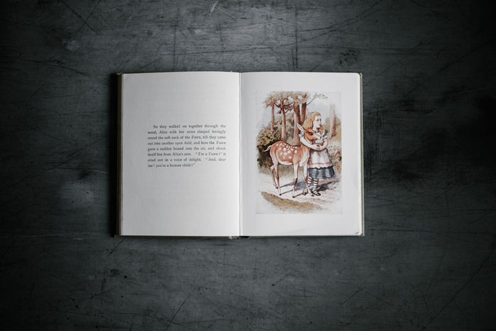 alice in wonderland book pic