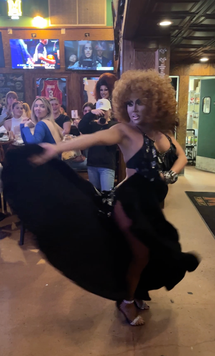 drag queen performing