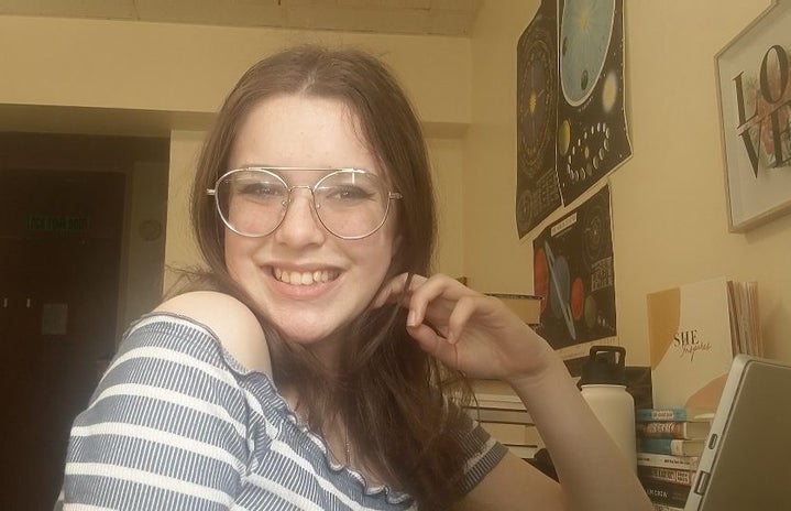 Kattiah Richardson, girl, selfie, glasses, dorm room, posters
