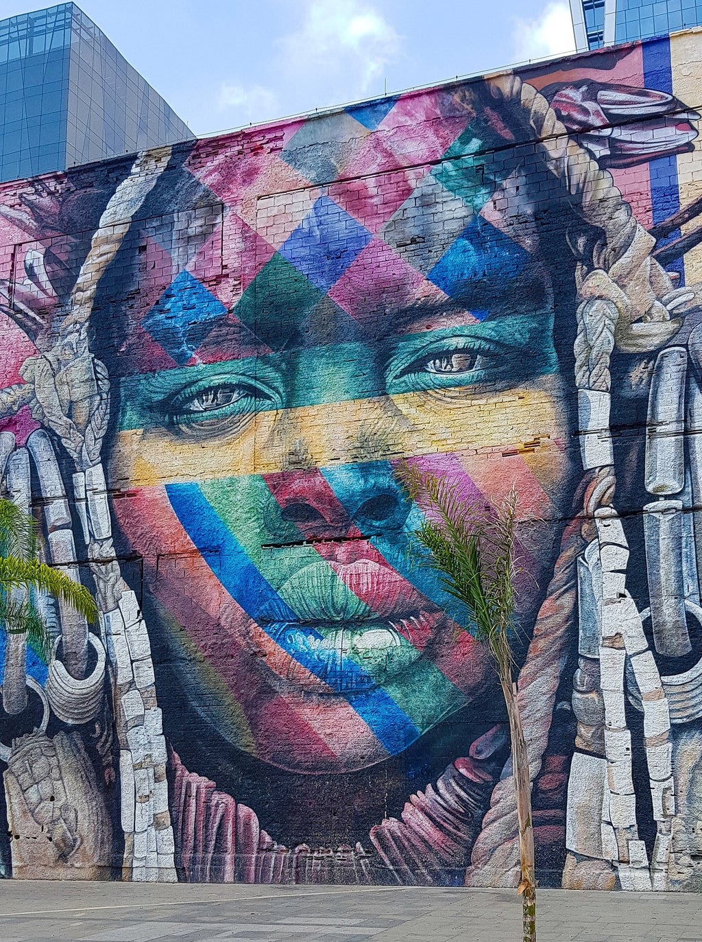 Colorful graffiti of a woman\'s face