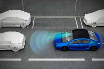 Illustration of a car using radar to know when to stop