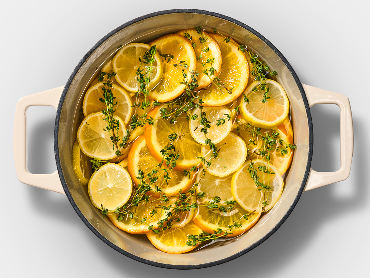 Citrus-and-Thyme Simmer Pot | Hy-Vee