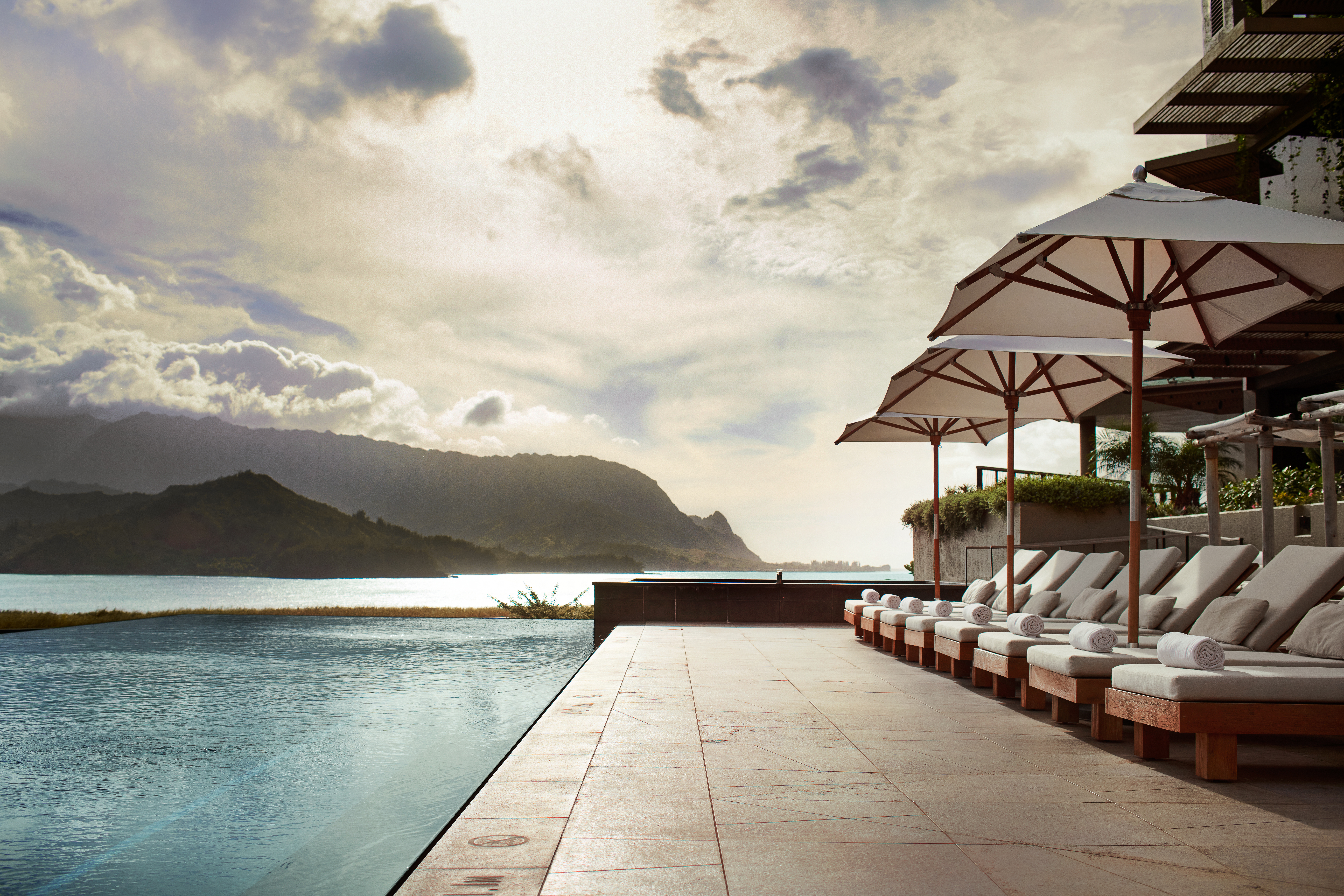 Piscine à débordement pour adultes