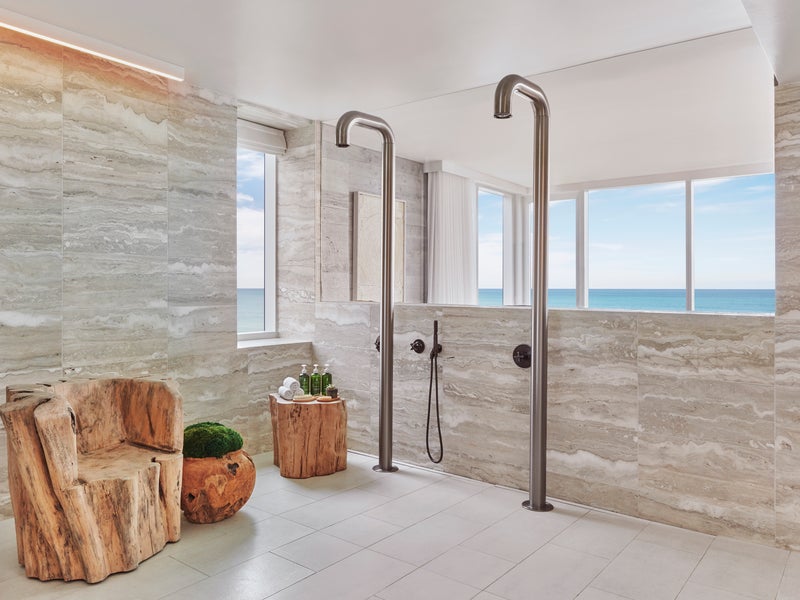The Presidential Suite Terrace Shower