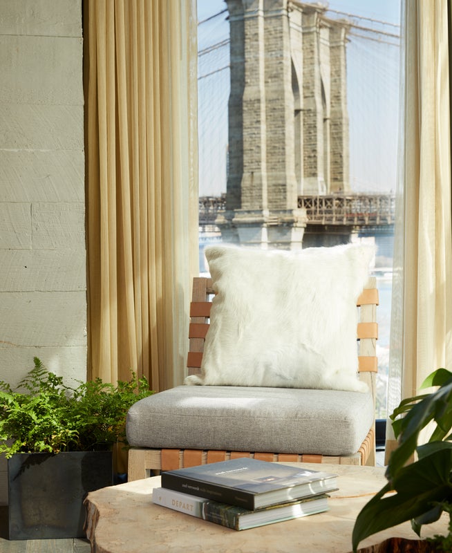 Seating area with a view of Brooklyn Bridge 