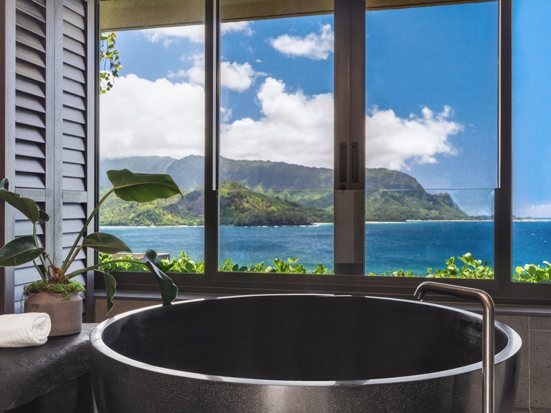 Stone tub in Napali Suite