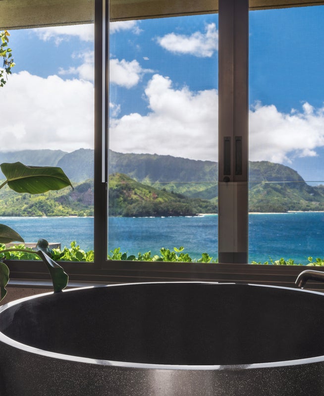 Stone tub in Napali Suite