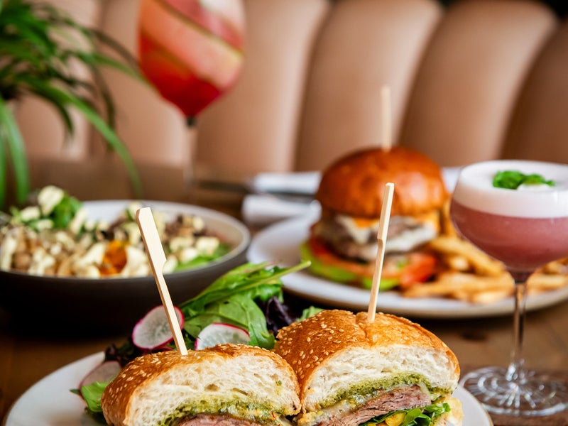 1 Kitchen Restaurant - 1 Hotel Toronto