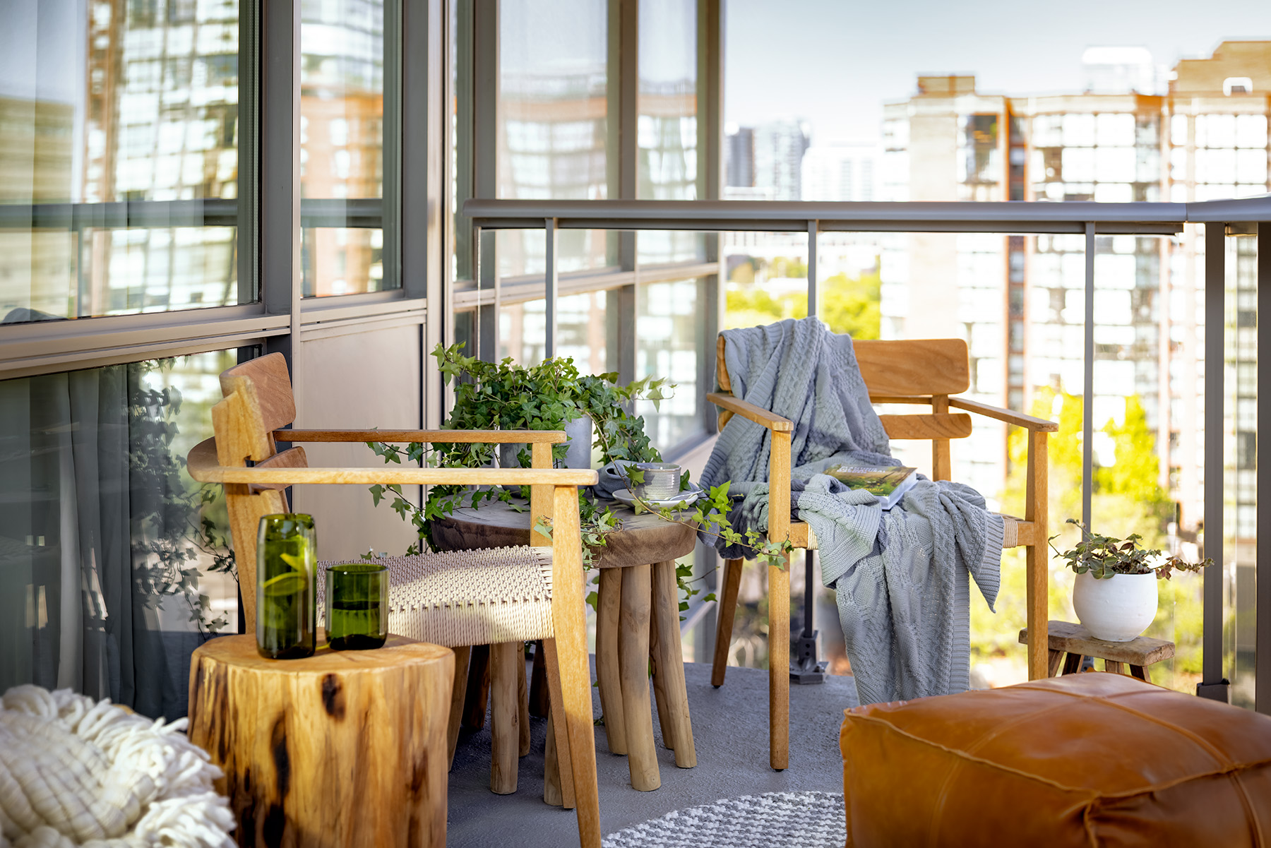 A well furnished patio with views of the surrounding patio