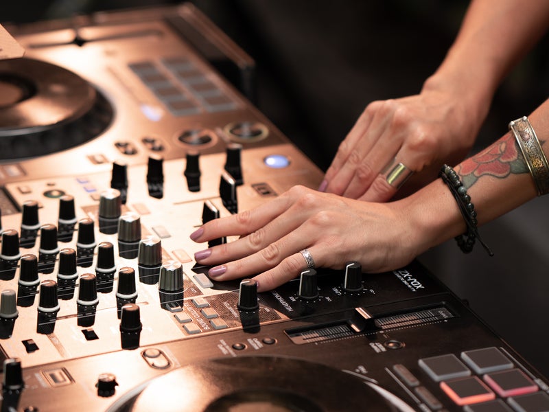 dj