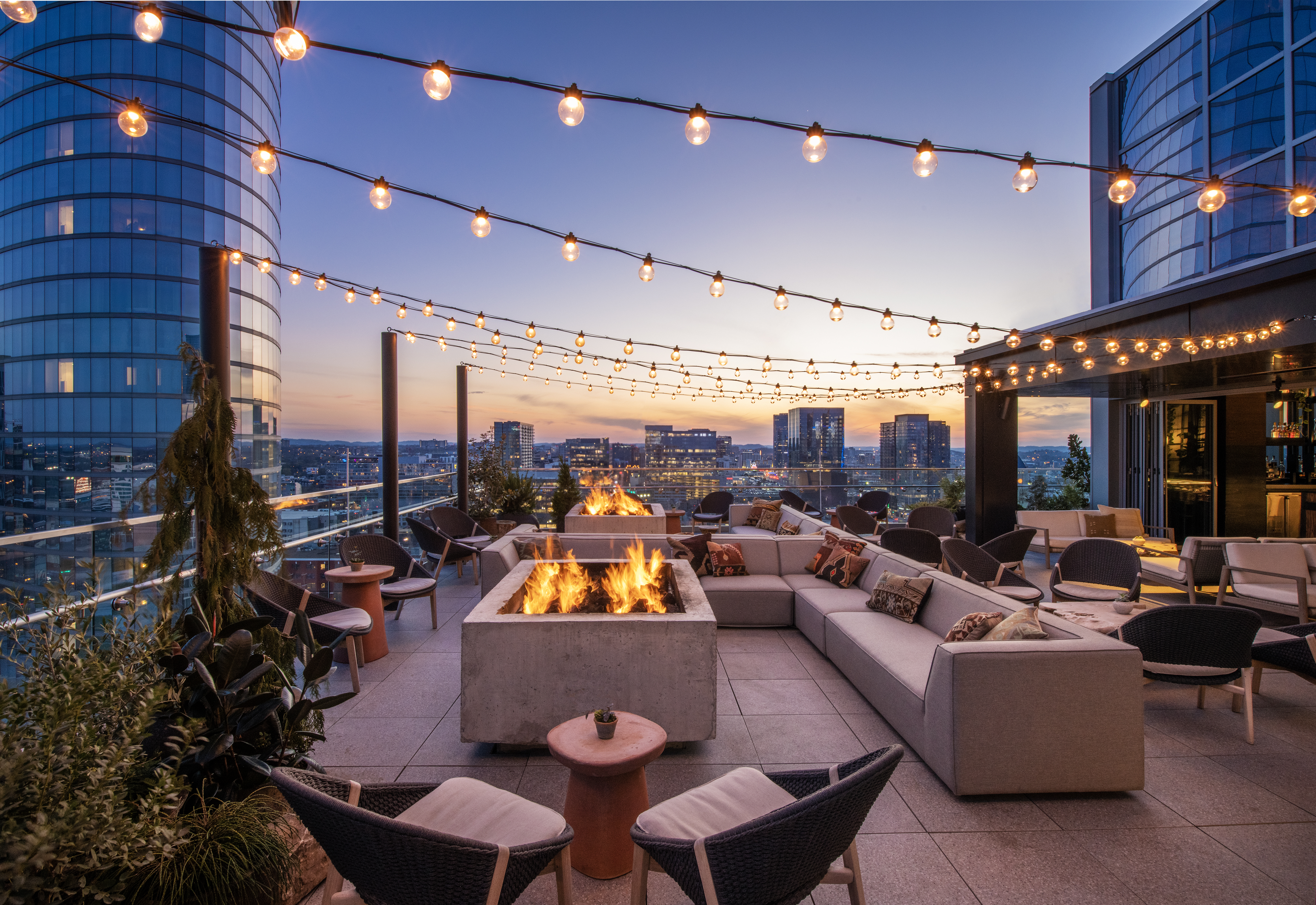outdoor rooftop bar in nashville