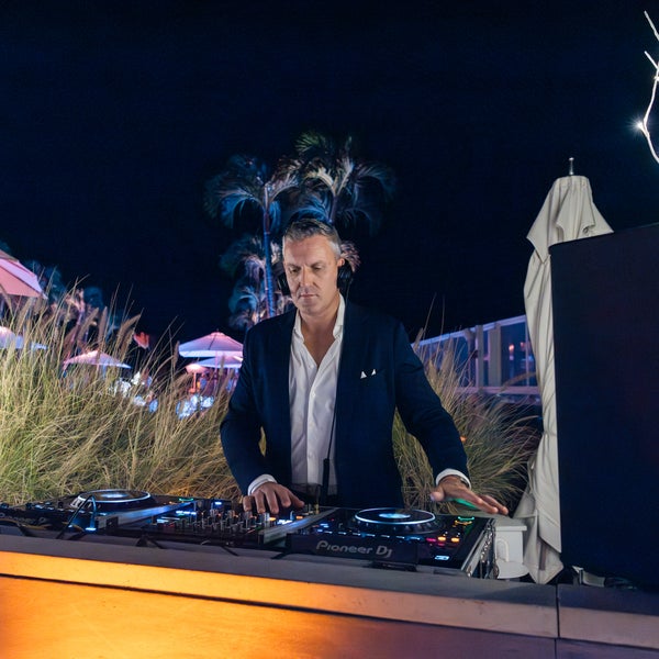Dan K Djing at Watr