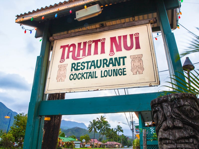 Tahiti Nui restaurant cocktail lounge sign