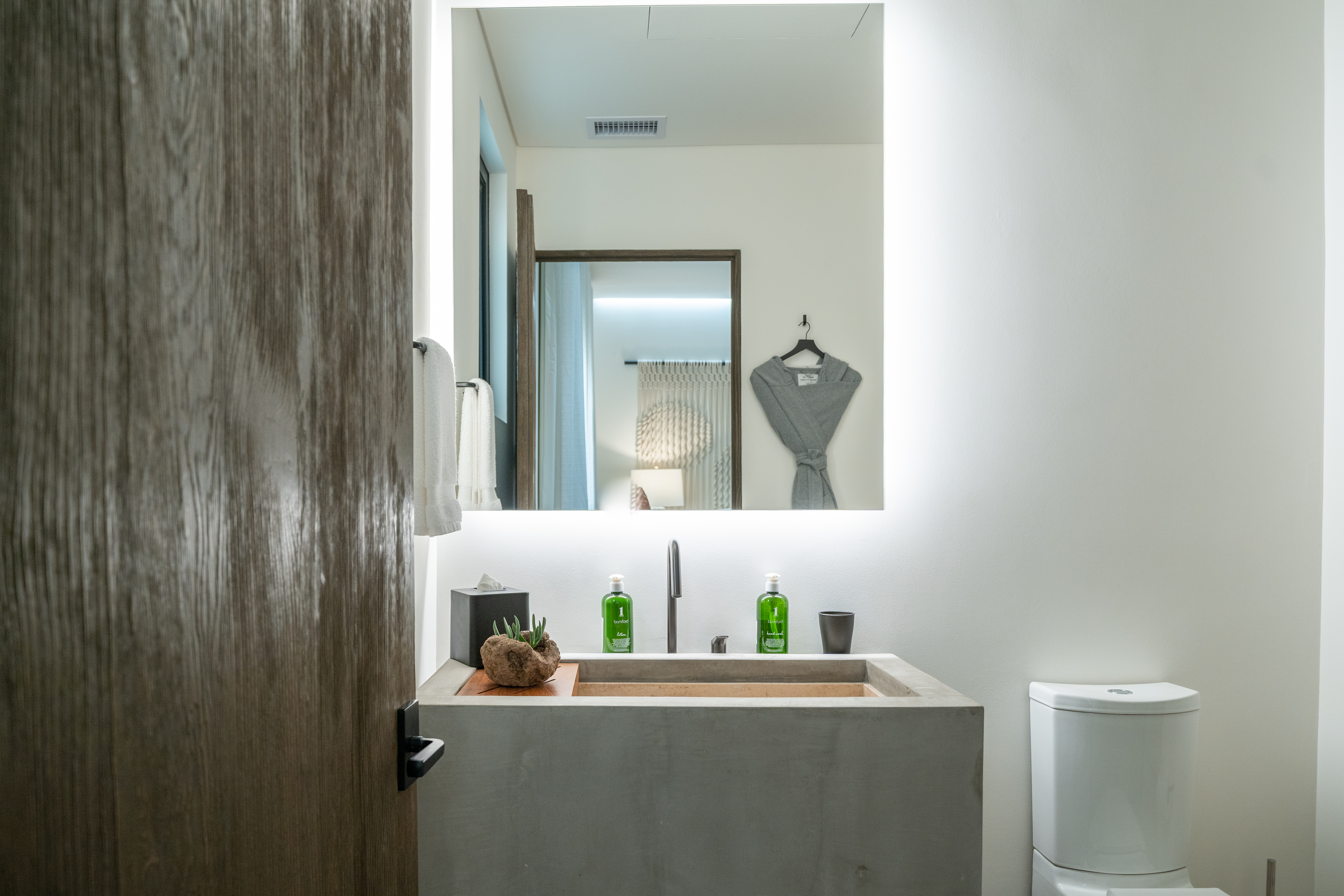 1 Homes Cabo four bedroom ocean bathroom mirror