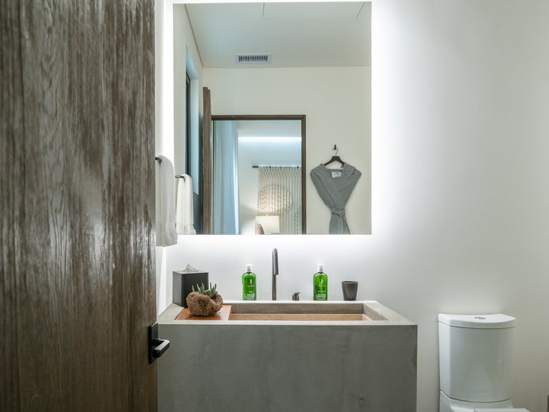 1 Homes Cabo four bedroom ocean bathroom mirror