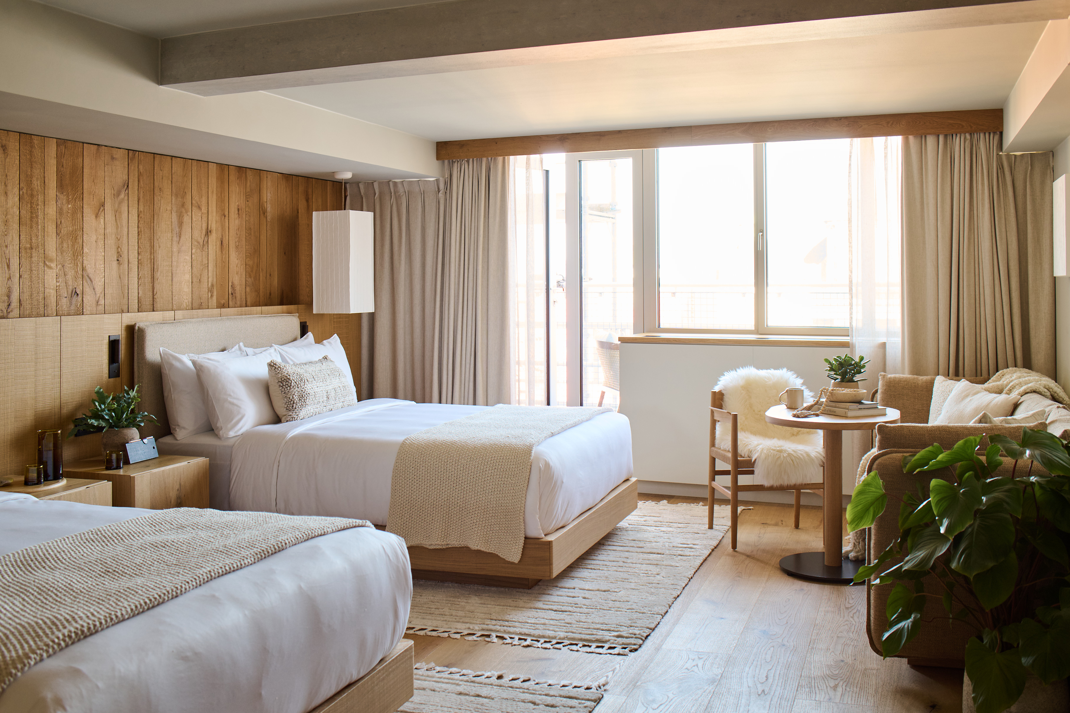 Studio Suite Two Queens