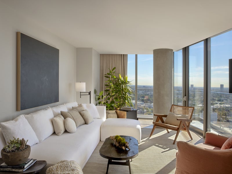 Suite accommodation with views of the city