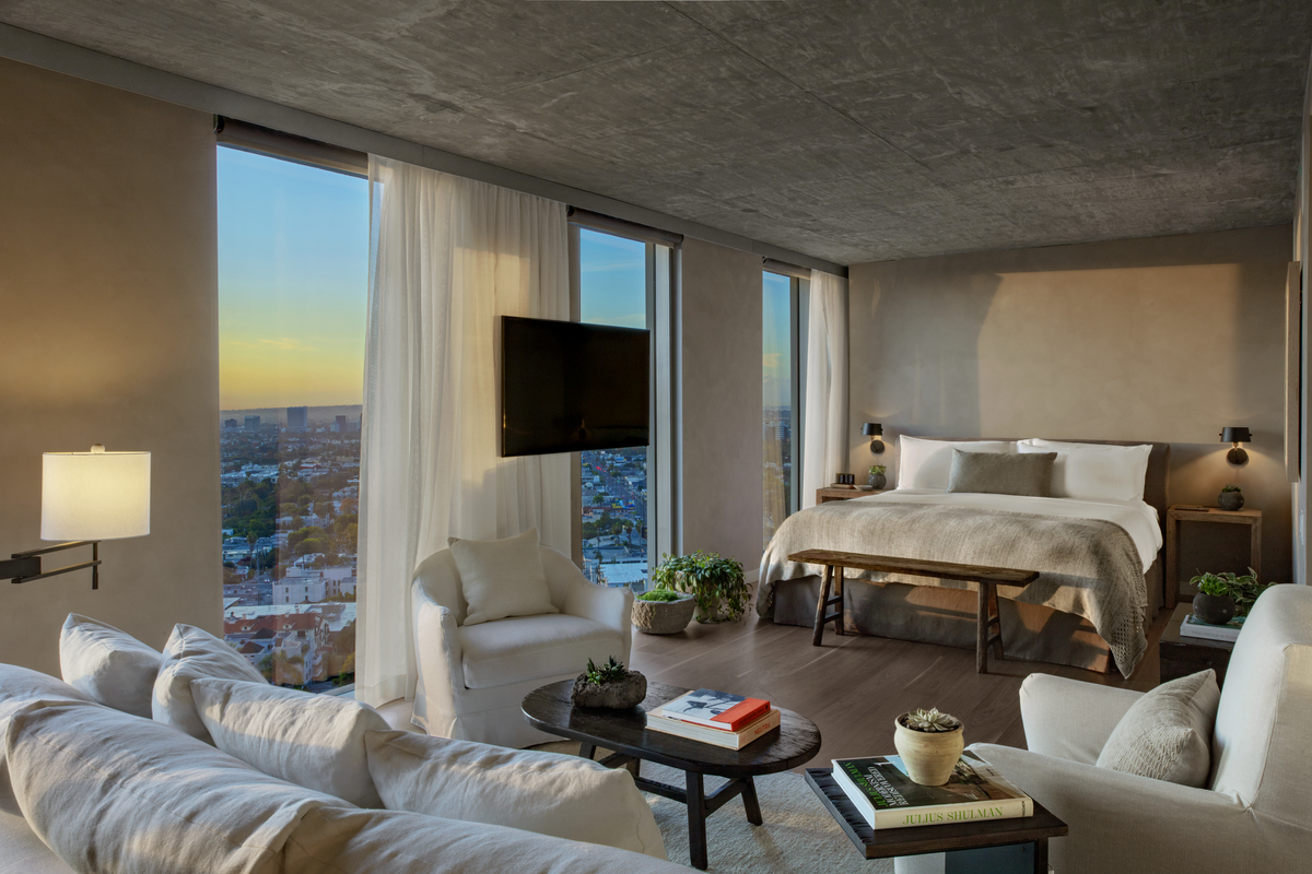 Canyon House open concept living area