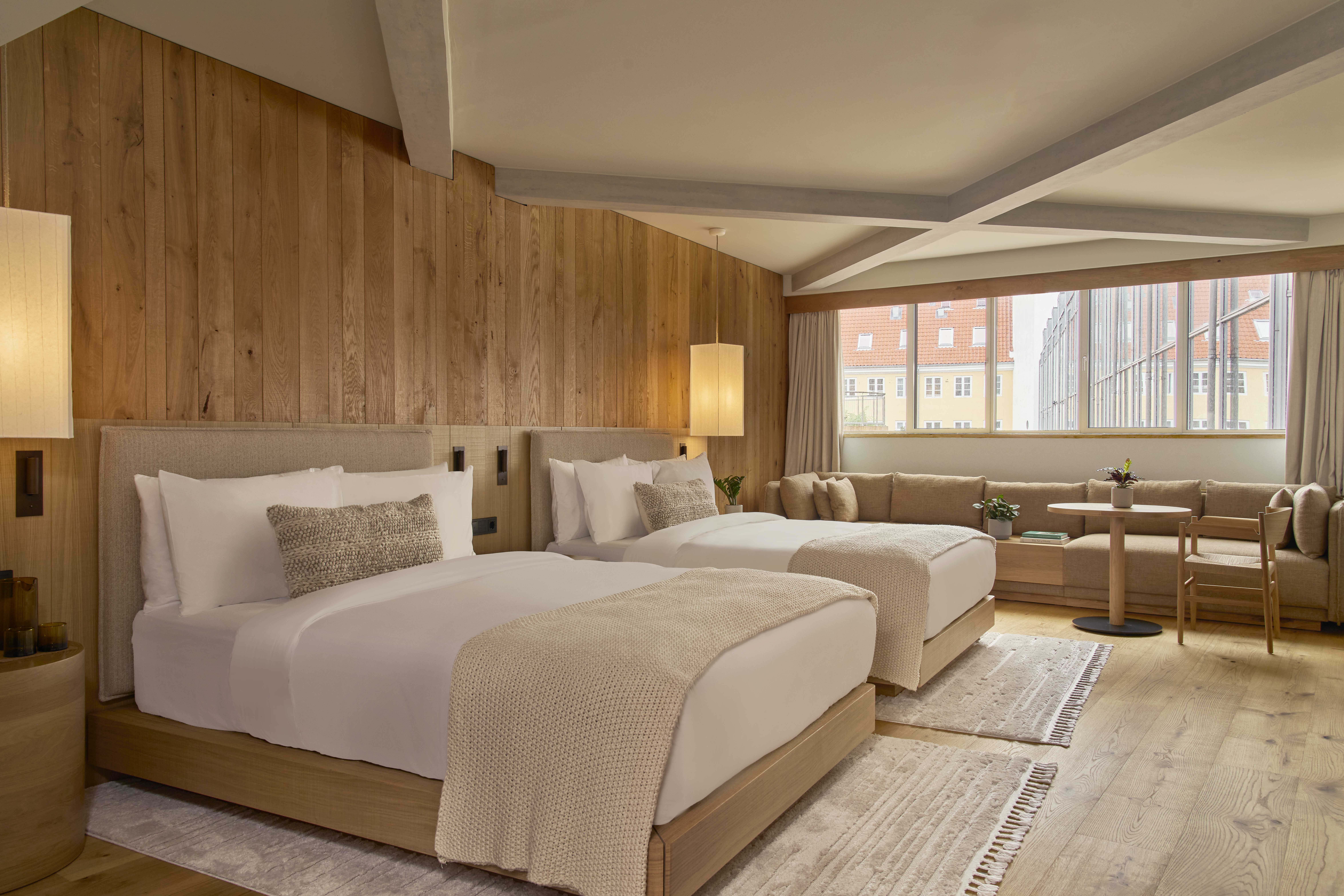 Studio Suite Two Queens