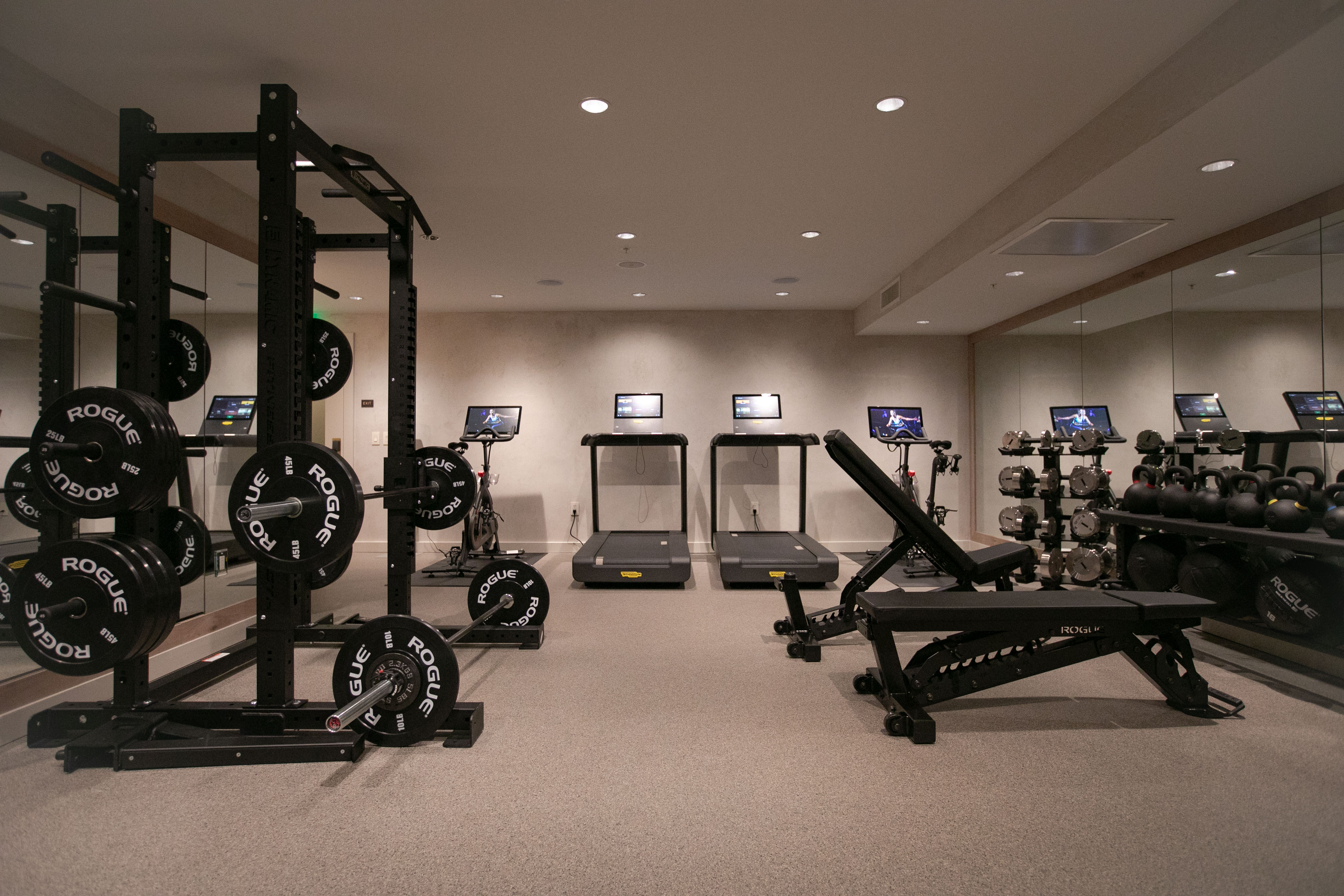 1 Hotel San Francisco Field House gym