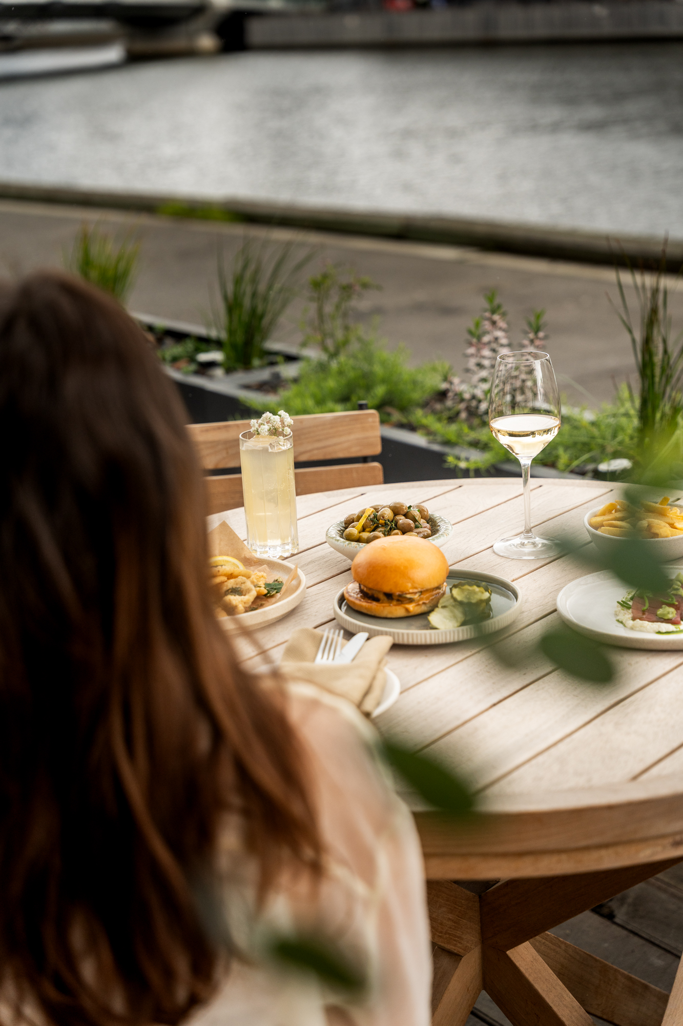 Tennis Terrace & Lounge