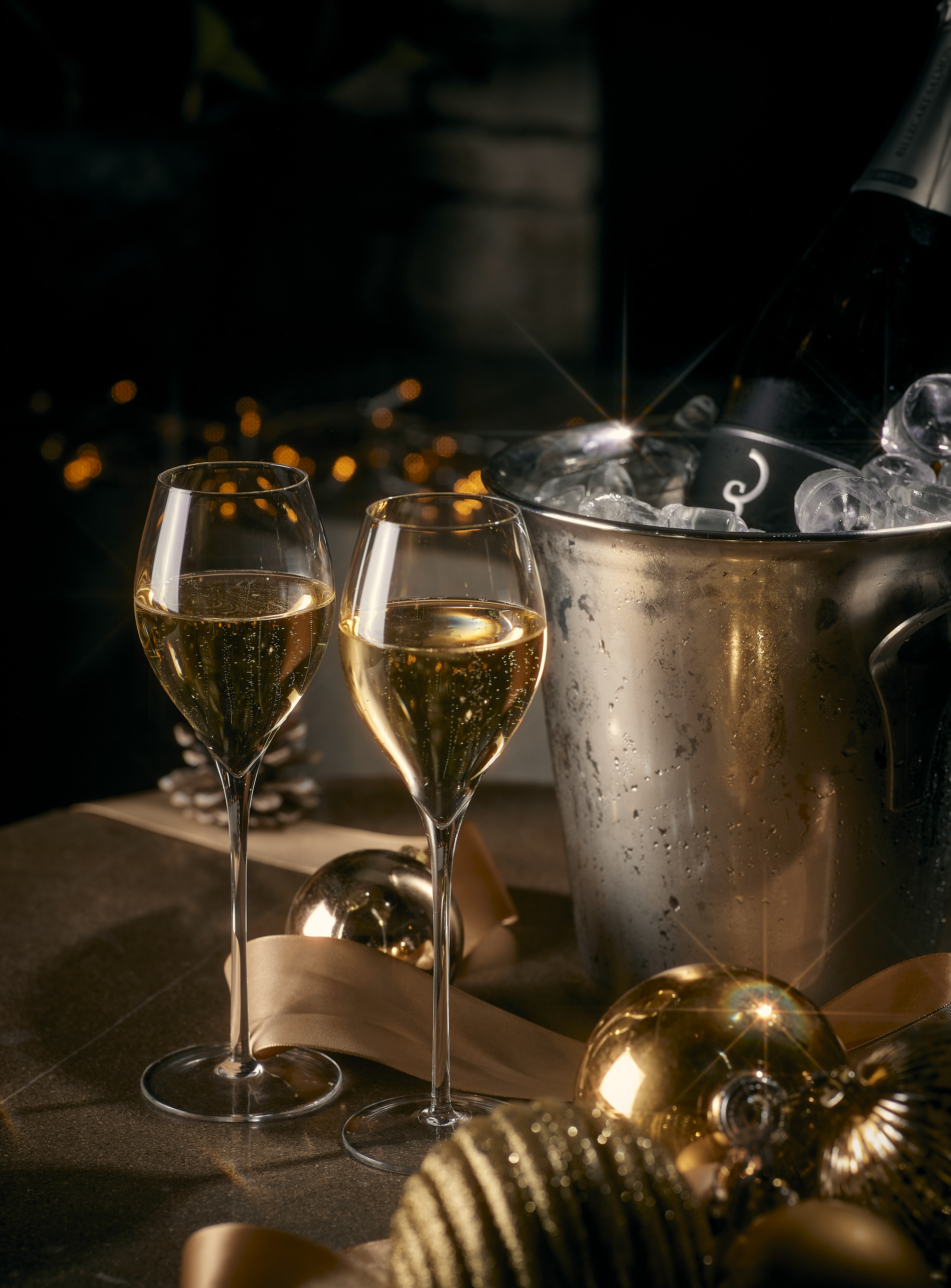 Festive champagne arrangement 