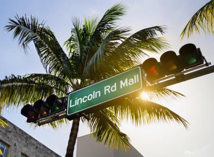 Lincoln Road Mall street sign